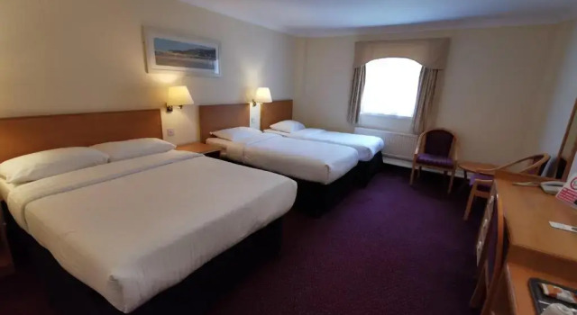 Трёхместный номер Standard Chichester Park Hotel