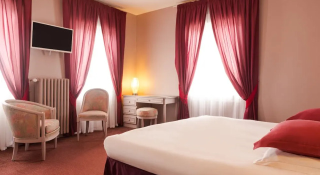Двухместный номер Superior Grand Hotel de Courtoisville