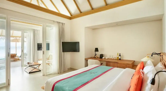 Naha Resort Maldives, Забронировать Курортный отель Отели Южного Ниланде Атолла с бассейном, Бассейн
