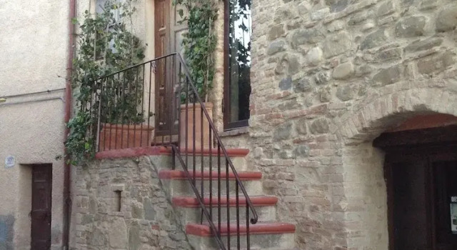 L'Umbria in valigia & La Vecchia Cassetta, Book Hotel Torgiano Umbrien
