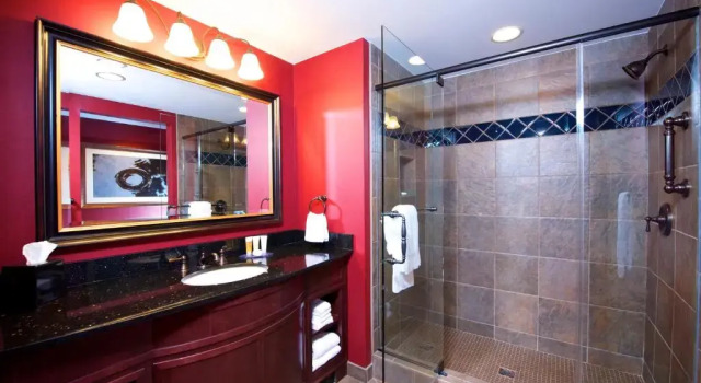 Полулюкс Cherokee Casino West Siloam Springs Resort