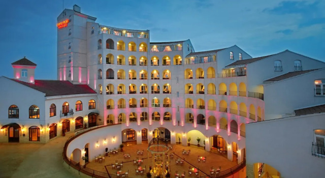 Arena Regia Hotel & Spa - Marina Regia Residence, Varaa Lomakeskus Hotellit Mamaia-Sat pysäköinnillä, Pysäköinti