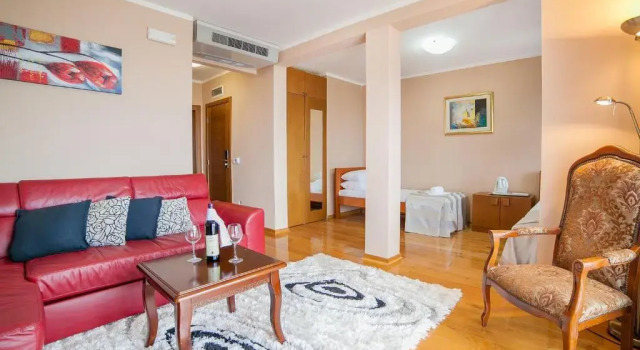 Полулюкс Hotel Petrovac