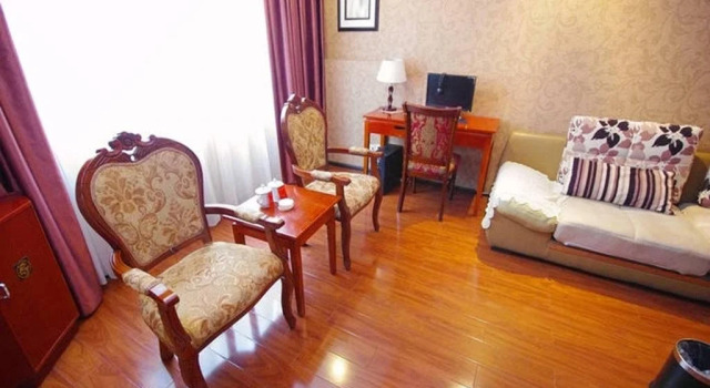 Long Teng Business Hotel, Prenota Hotel Hotel a Sichuan con parcheggio, Parcheggio