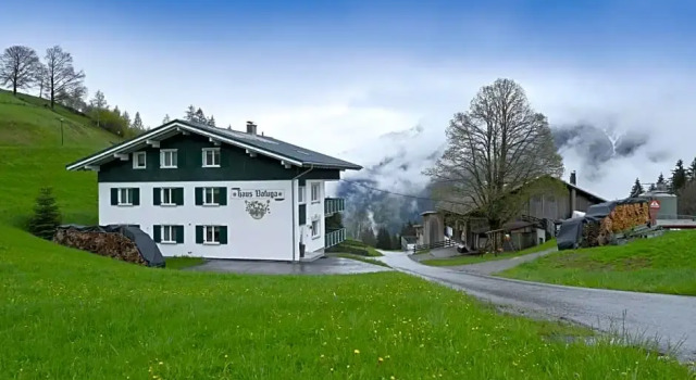 Haus Valuga, Забронировать Отель Бюрзерберг Brandnertal