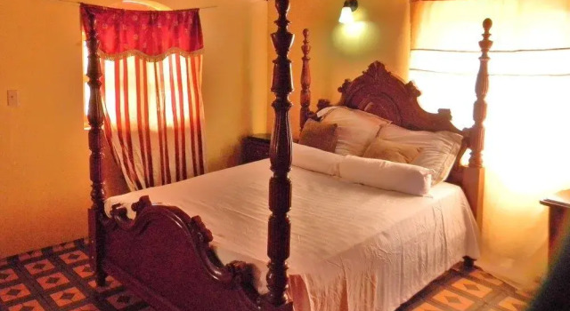 Hotel De La Decouverte, Book Hotel Les Cayes Southern Department