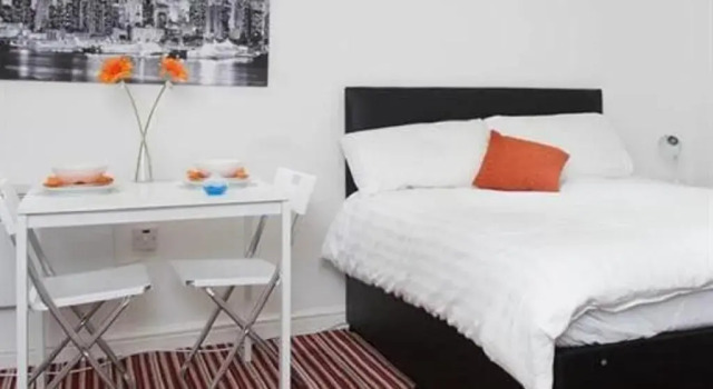 Студия Brownhill House Apartments