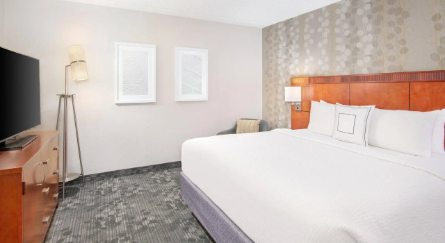 Четырёхместный номер Standard Courtyard by Marriott Birmingham Homewood