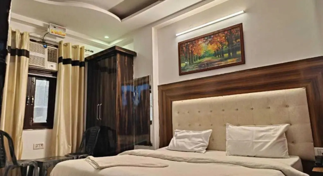 Hotel Jhanvi Palace, Забронировать Отель Отели Нью-Дели с завтраком, Завтраки