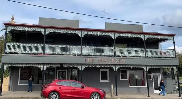 The Mayfair, 4 -bed rooms accommodation Daylesford