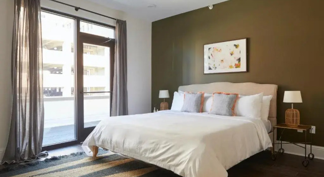 Люкс St. Charles Elegant Suites by Sonder