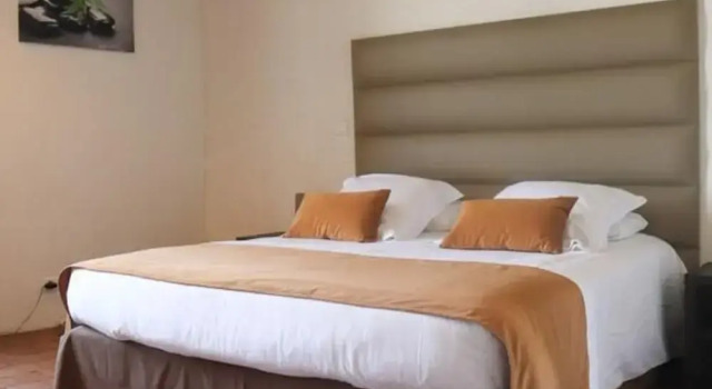 Domaine du Normandoux, The Originals Relais (Relais du Silence), Забронировать Отель Терсе Вьен