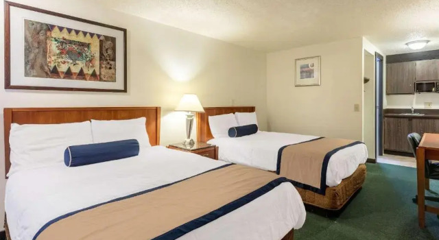 Четырёхместный люкс Value Inn Kenosha I-94 - Exit 344