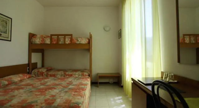 Трёхместный номер Standard Euro Hotel