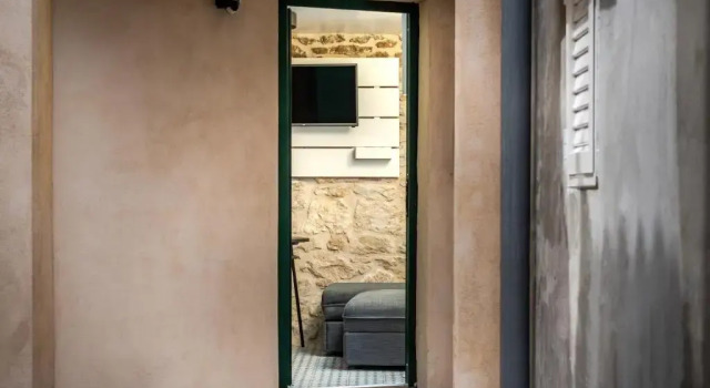 No.5 Luxury Studio, Prenota Hotel Splitska 