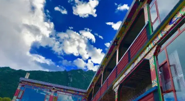 Guilan Xiaolu Hostel, Prenota Ostello Hotel a Danba con parcheggio, Parcheggio