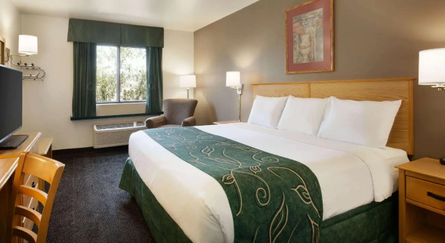 Двухместный номер Accessible Travelodge by Wyndham Yermo