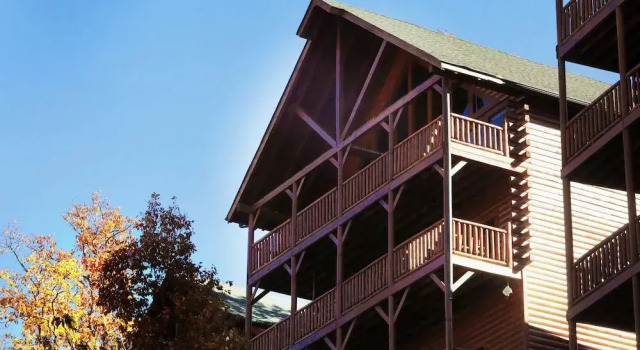 Majestic Mountain Lodge