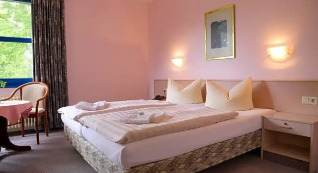 Hotel-Restaurant-Spitzkrug, Buchen Sie Hotel Tiefensee Brandenburg