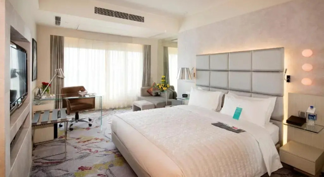 Номер Standard с красивым видом из окна Le Meridien Gurgaon, Delhi NCR