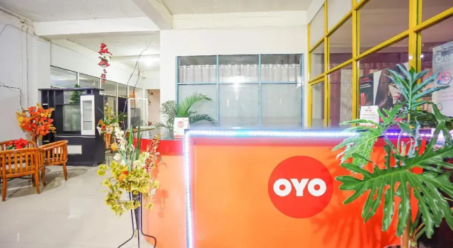 Oyo 1545 Bs Residence, Book Hotel Hotels in Sulawesi with Parking, Parking