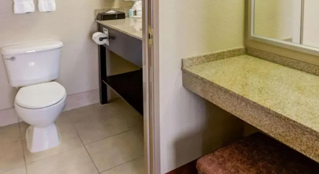 Четырёхместный номер Standard Charlotte Suites