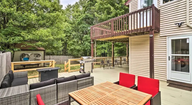 Коттедж Chic Long Pond Family Home w/ Fire Pits & Deck!