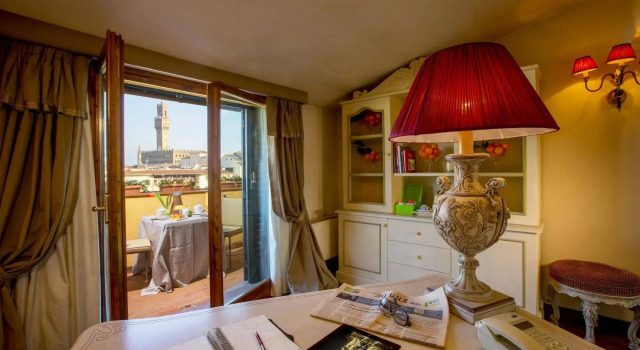 Torre Mannelli Suites, Забронировать Отель Палаццо Питти Флоренция, рядом с Дом Буонаротти