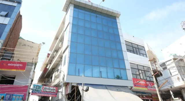 OYO 15523 Hotel JD Inn