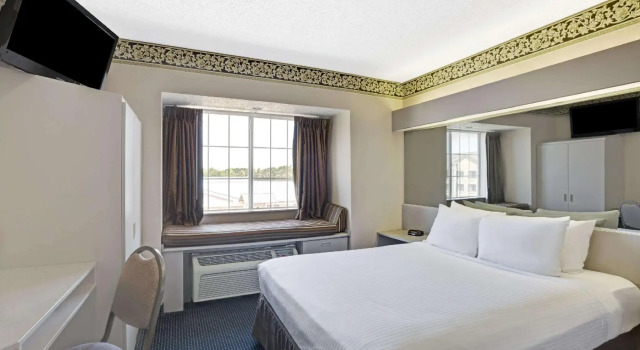 Двухместный номер Microtel Inn & Suites by Wyndham Houston/Webster/Nasa/Clearlake