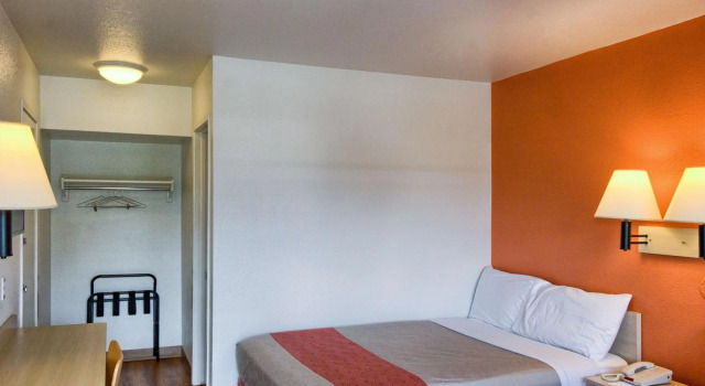 Motel 6 Everett, WA - North