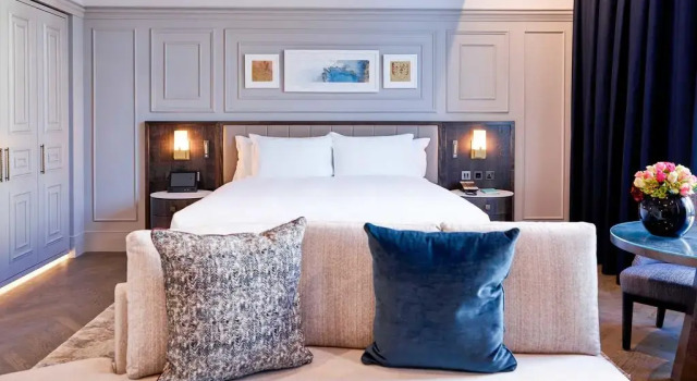 Люкс Barry The Trafalgar St James London Curio Collection by Hilton