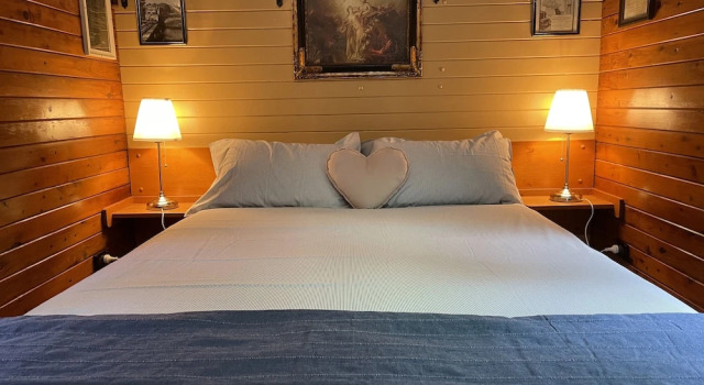 Mt Nebo Railway Carriage and Chalet, Book Chalet Mount Nebo Queensland