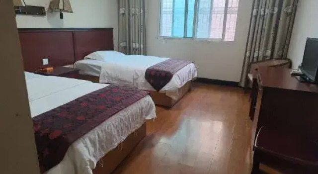 Zhonghua Hotel, Varaa Hotelli Yichang Hubei