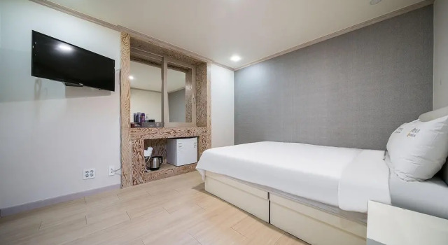 Yeosu Rainbow Self check-in Motel