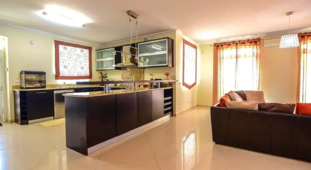 Villa With 3 Bedrooms in Armação de Pêra, With Wonderful sea View, Private Pool, Furnished Garden, Забронировать Вилла Армасан-де-Пера Барловенто, рядом с Часовня Богородицы-на-Скале