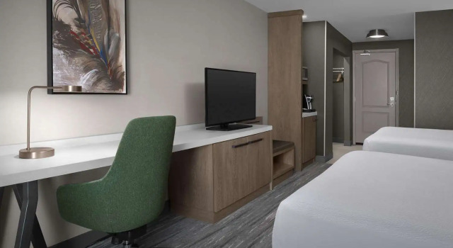 Четырёхместный номер Standard Hilton Garden Inn Casper