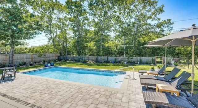 Коттедж Distinctive Hamptons Home w/ Pool Near Bay, Ocean