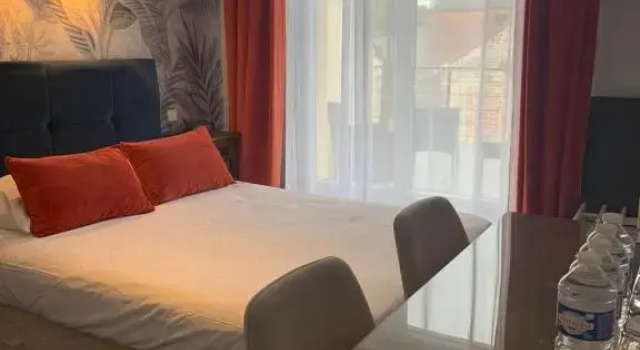 Четырёхместный номер Standard Logis hôtel restaurant Auberge Du Cheval Blanc
