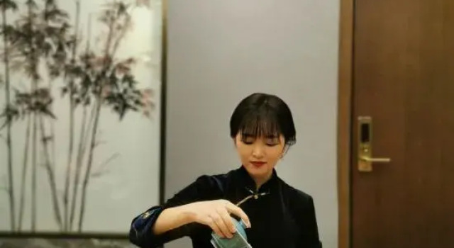 Tianyue  Rlton Hotel, Rezerwuj Hotel Hotele w Bazhong z parkingiem, Parking