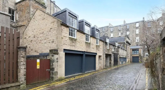 ALTIDO Contemporary and Vibrant 1BR flat near Princes Street