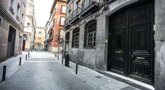Hola Rooms