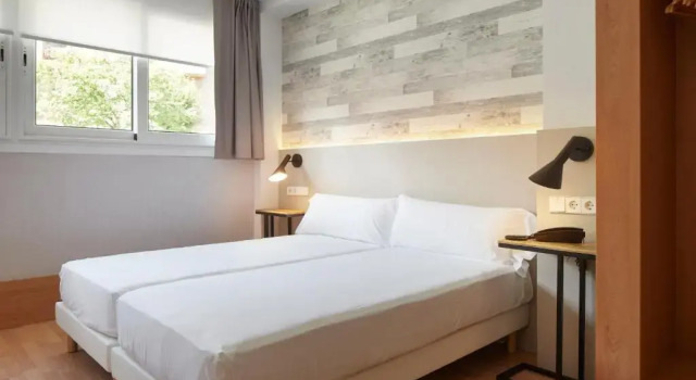 Трёхместный номер Standard Hotel Berri Versalles
