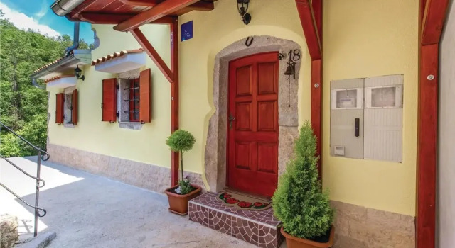 Beautiful Home in Moscenicka Draga With Wifi and 2 Bedrooms, Забронировать Отель Отели Приморско-Горанской жупания с бассейном, Бассейн