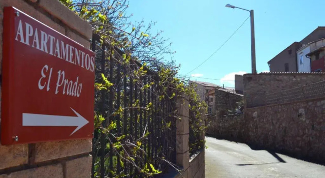 Apartamentos El Prado FAMILIAS, Book Apartment Hotels in Aragon with Parking, Parking