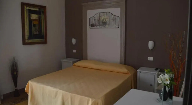 Standard Dreier Zimmer mit Balkon Cusmano Residence