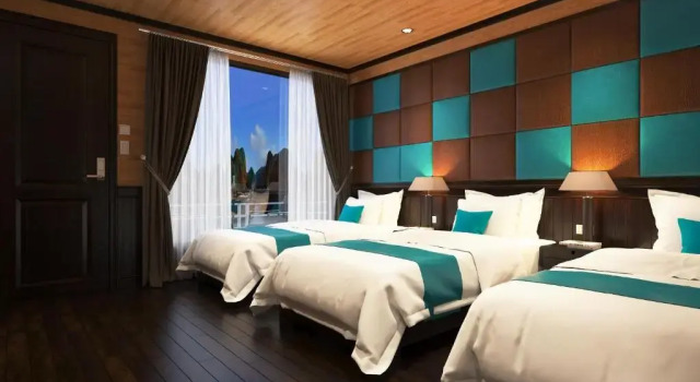 Трёхместный люкс с балконом и с видом на море La Casta Cruise Luxury Ha Long Bay Experience Private Cabin with Ocean View Balcony and Bathtub