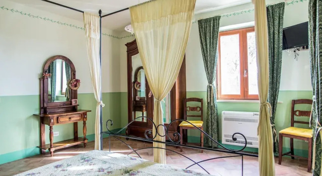 Authentic Villa With Swimming Pool in Grosseto, Boek Villa Scarlino Toscane