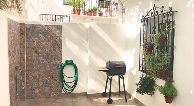 Шале Quiet 3-bedroom house near Town Hall & Centre