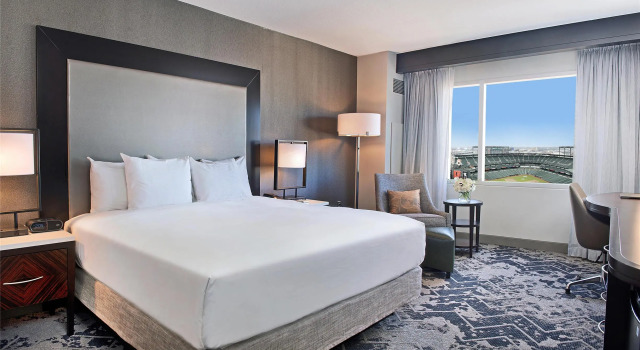Двухместный номер Standard Hilton Baltimore Inner Harbor